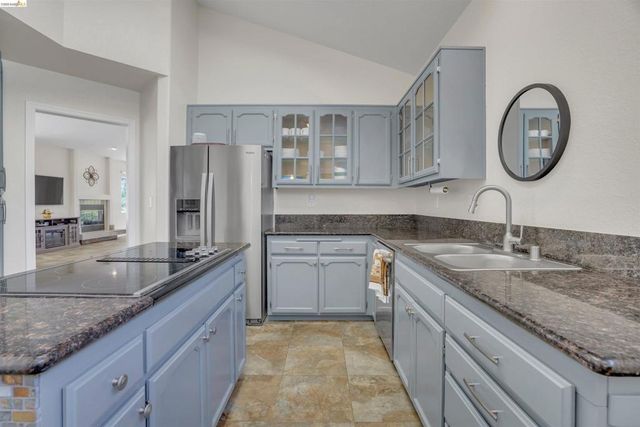 1952 Cherry Hills Dr, Discovery Bay, CA 94505