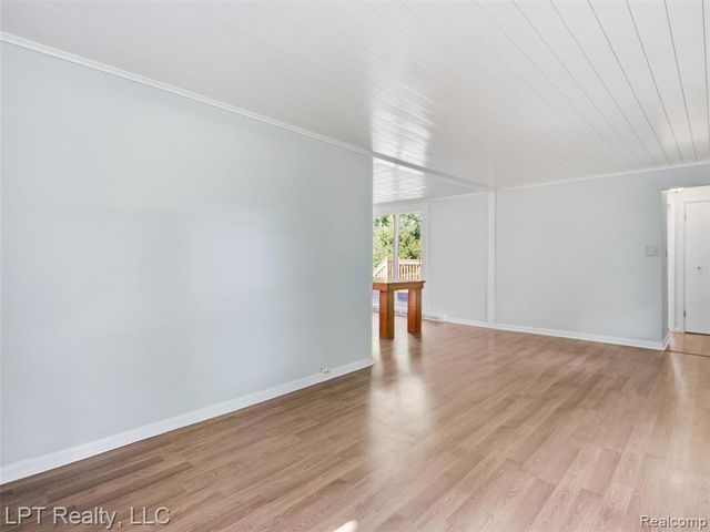 29915 Milford Road, New Hudson, MI 48165