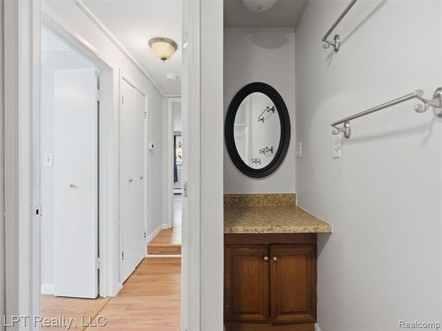 29915 Milford Road, New Hudson, MI 48165
