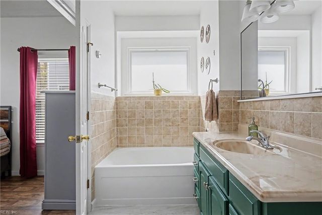 2400 Raynor CT, Virginia Beach, VA 23456