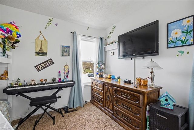 2400 Raynor CT, Virginia Beach, VA 23456