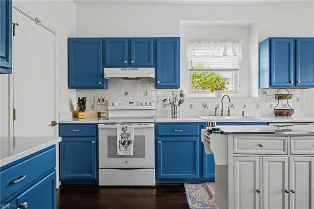 2400 Raynor CT, Virginia Beach, VA 23456