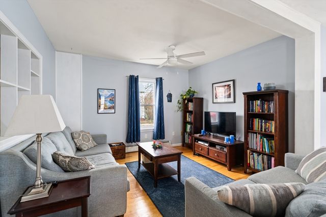 52 Williston Ave, Easthampton, MA 01027