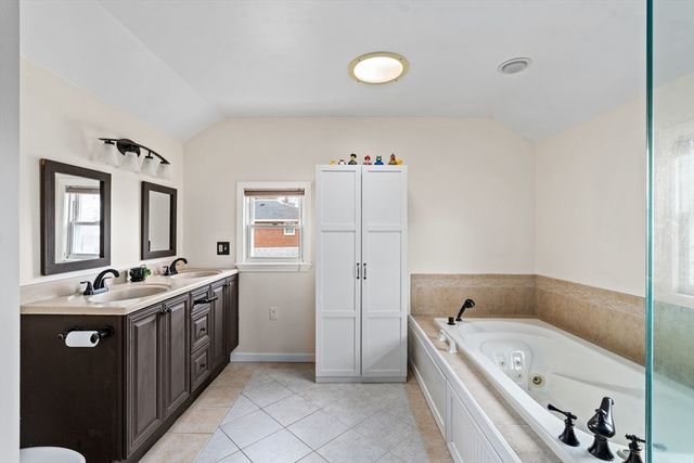 52 Williston Ave, Easthampton, MA 01027