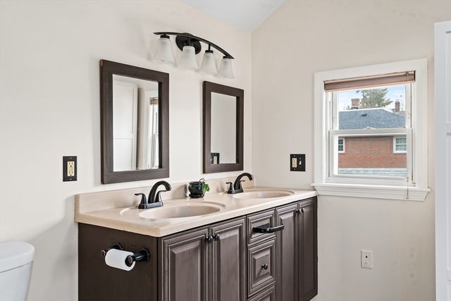 52 Williston Ave, Easthampton, MA 01027