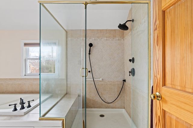 52 Williston Ave, Easthampton, MA 01027