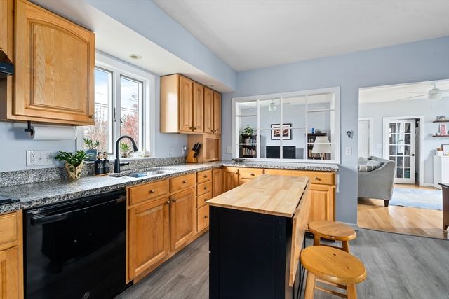 52 Williston Ave, Easthampton, MA 01027