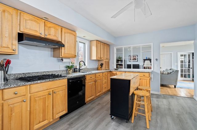 52 Williston Ave, Easthampton, MA 01027