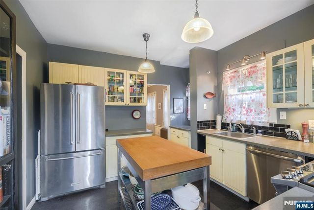 383 Park Avenue, Rutherford, NJ 07070