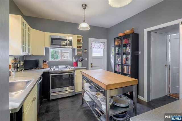 383 Park Avenue, Rutherford, NJ 07070