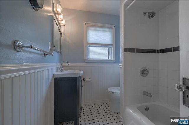 383 Park Avenue, Rutherford, NJ 07070