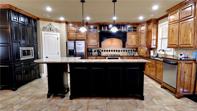 5753 Staro Lane, Springdale, AR 72762