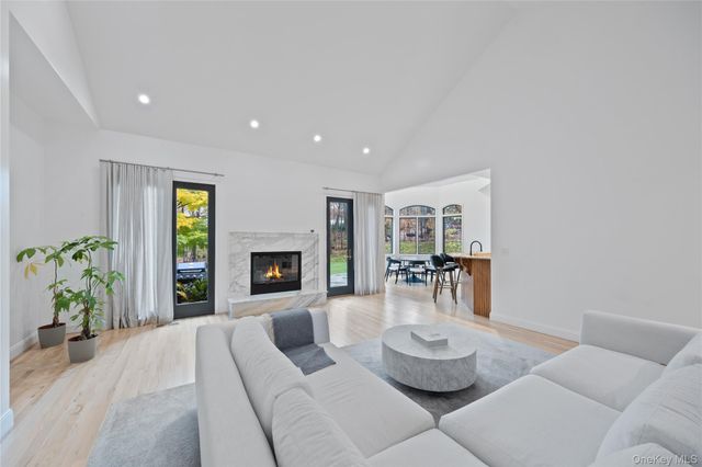 16 S De Baun Avenue, Airmont, NY 10901