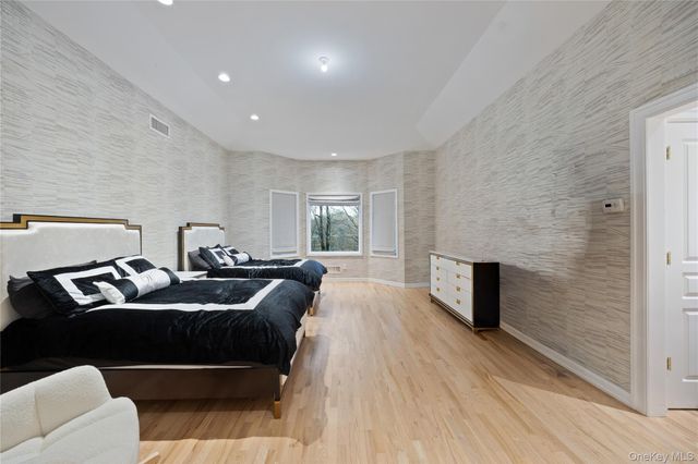 16 S De Baun Avenue, Airmont, NY 10901