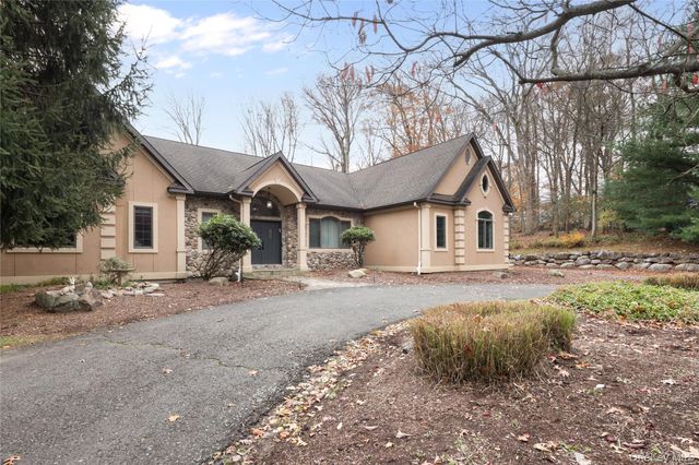 16 S De Baun Avenue, Airmont, NY 10901