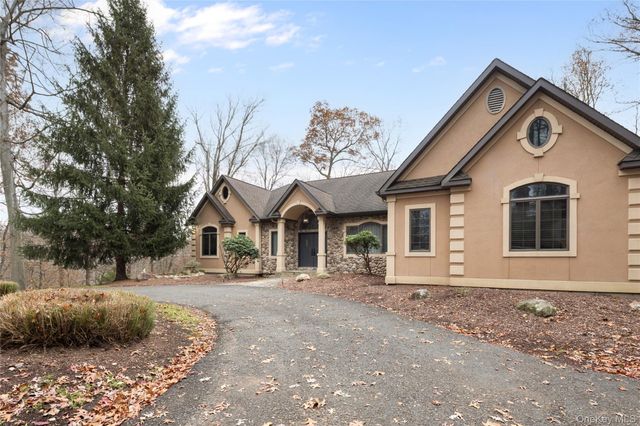 16 S De Baun Avenue, Airmont, NY 10901