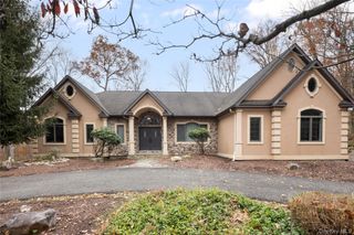 16 S De Baun Avenue, Airmont, NY 10901