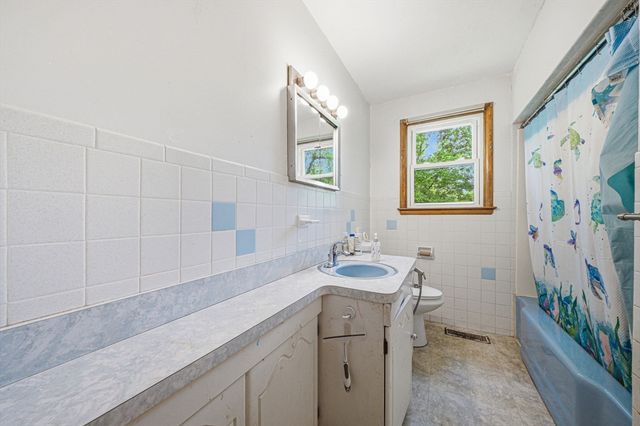 146 Acton Road, Chelmsford, MA 01824