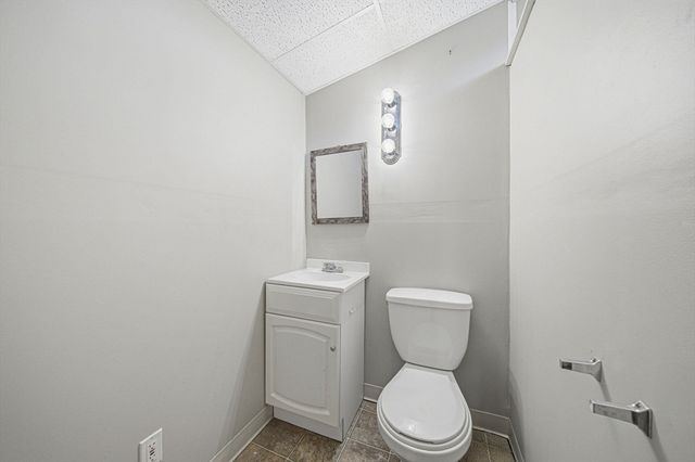 146 Acton Road, Chelmsford, MA 01824