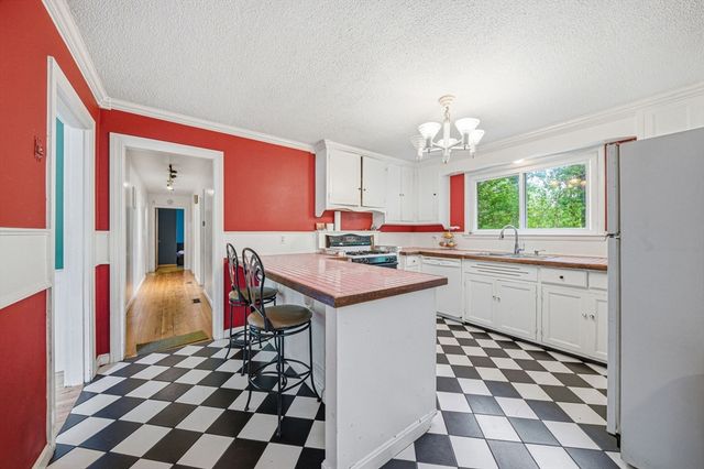 146 Acton Road, Chelmsford, MA 01824