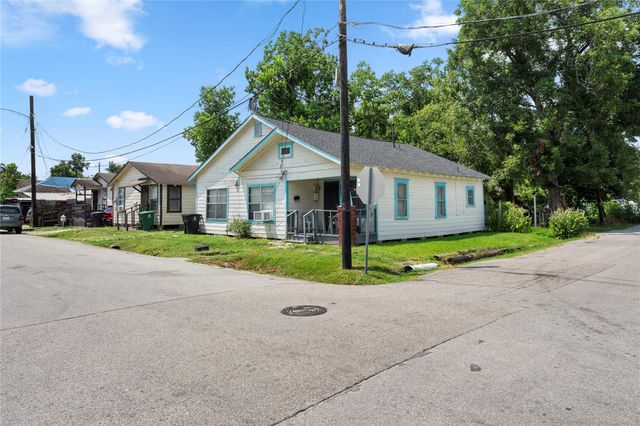 5611 Nichols Street, Houston, TX 77020
