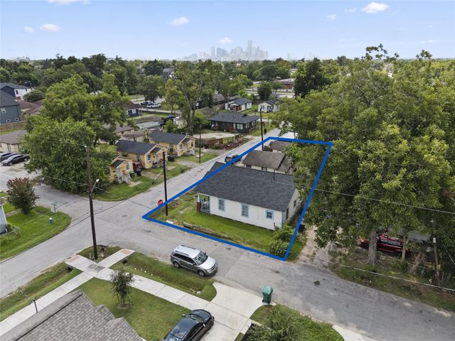 5611 Nichols Street, Houston, TX 77020