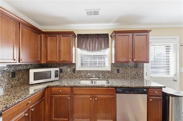 316 Caledonian Circle, Dallas, GA 30132