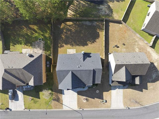 316 Caledonian Circle, Dallas, GA 30132