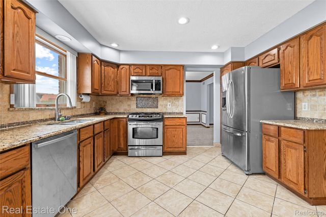 17300 Timothy Drive, Southgate, MI 48195