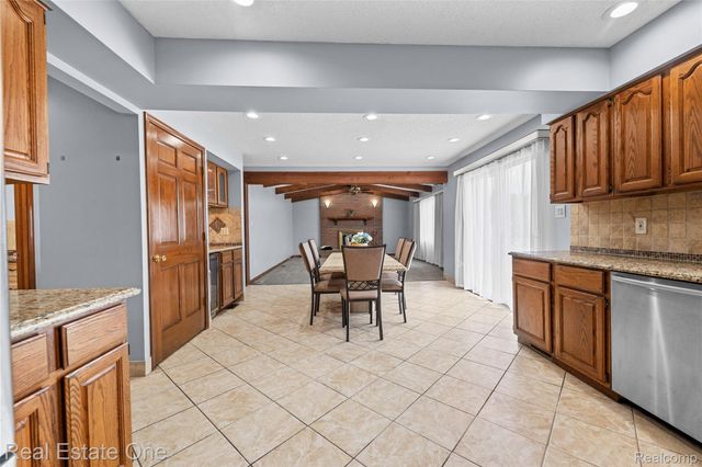 17300 Timothy Drive, Southgate, MI 48195