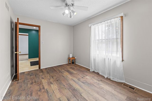 17300 Timothy Drive, Southgate, MI 48195