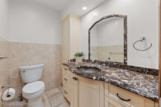 17300 Timothy Drive, Southgate, MI 48195