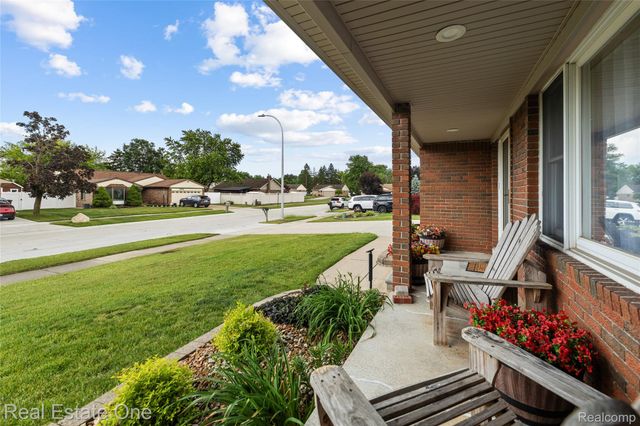 17300 Timothy Drive, Southgate, MI 48195
