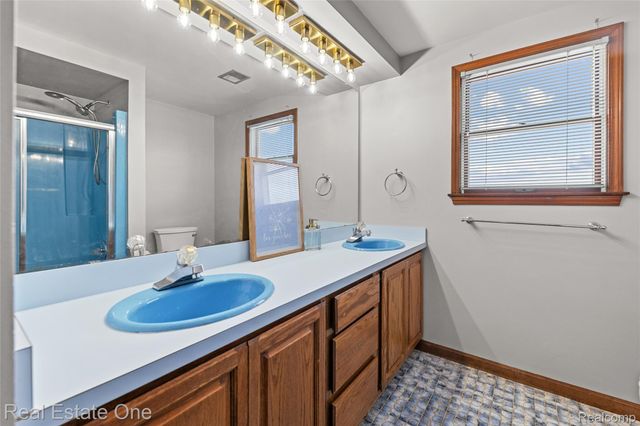 17300 Timothy Drive, Southgate, MI 48195