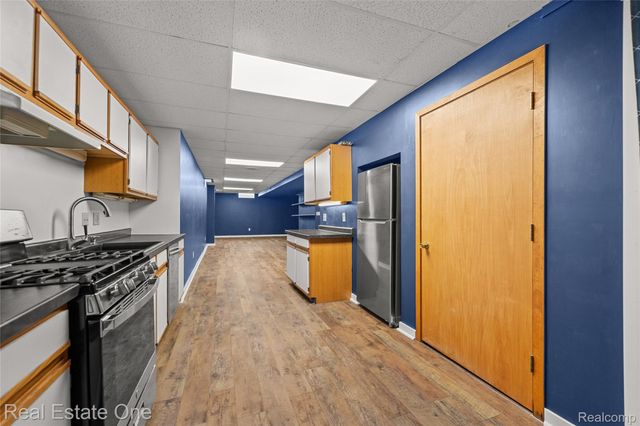 17300 Timothy Drive, Southgate, MI 48195