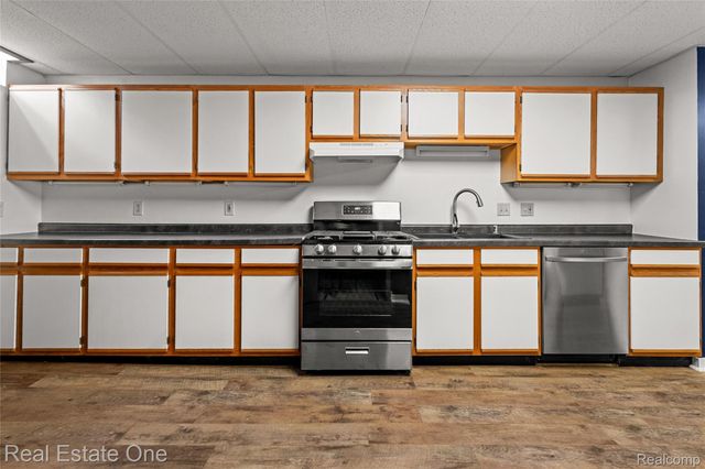 17300 Timothy Drive, Southgate, MI 48195