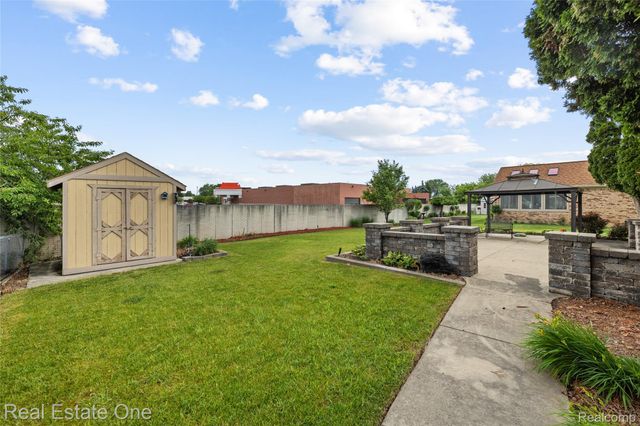 17300 Timothy Drive, Southgate, MI 48195