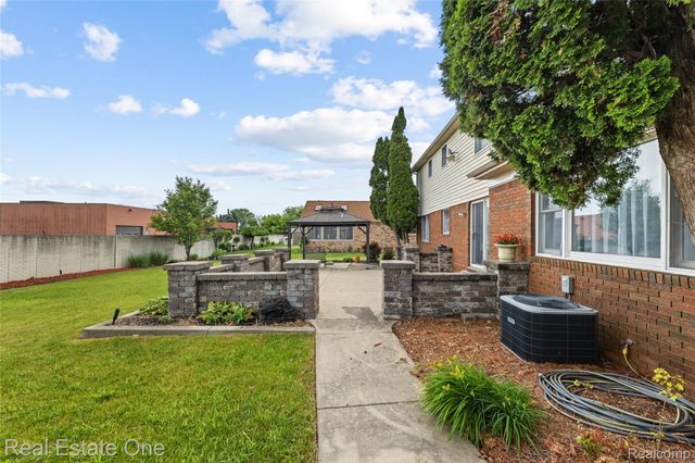 17300 Timothy Drive, Southgate, MI 48195