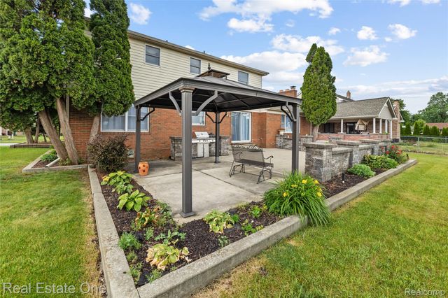 17300 Timothy Drive, Southgate, MI 48195