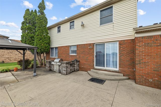 17300 Timothy Drive, Southgate, MI 48195