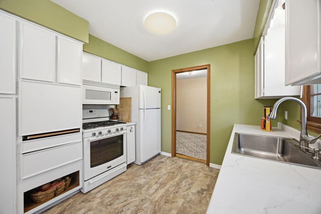 4725 Winnetka Avenue N, New Hope, MN 55428