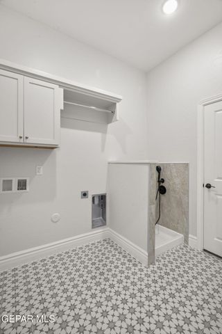 532 Paseo De La Reina Street, El Paso, TX 79928