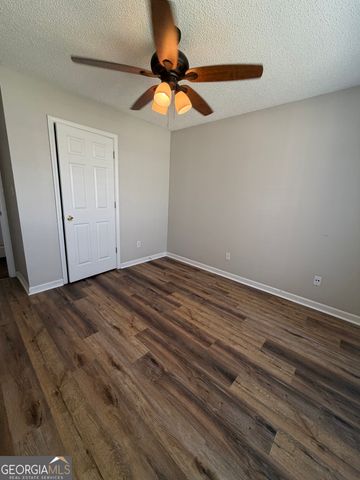 3020 Meadow Glen Pass, Fairburn, GA 30213