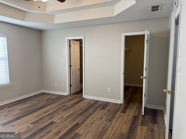 3020 Meadow Glen Pass, Fairburn, GA 30213