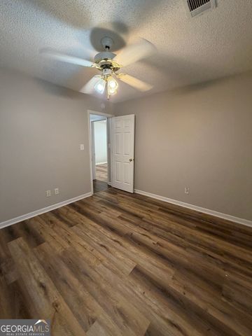 3020 Meadow Glen Pass, Fairburn, GA 30213