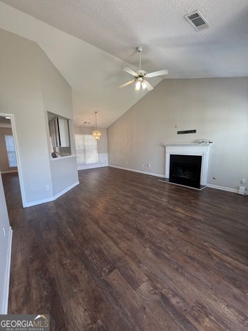 3020 Meadow Glen Pass, Fairburn, GA 30213