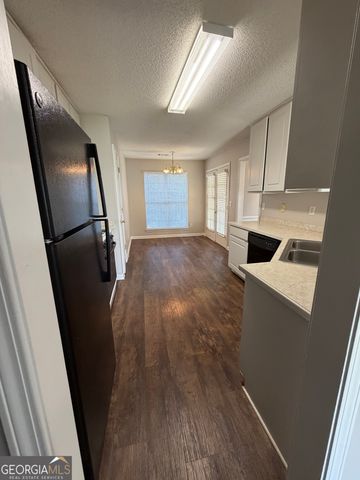 3020 Meadow Glen Pass, Fairburn, GA 30213