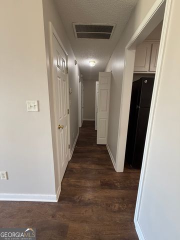 3020 Meadow Glen Pass, Fairburn, GA 30213