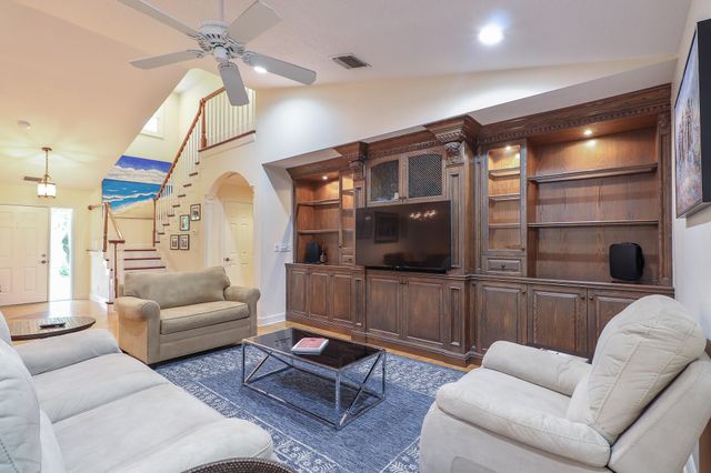 16672 78th Drive N, Palm Beach Gardens, FL 33418