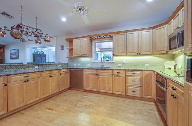 16672 78th Drive N, Palm Beach Gardens, FL 33418